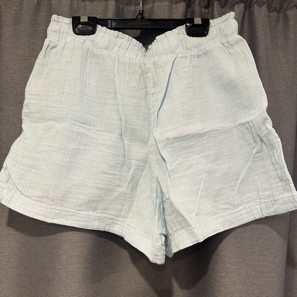 Light blue linen shorts - Picture 2 of 2